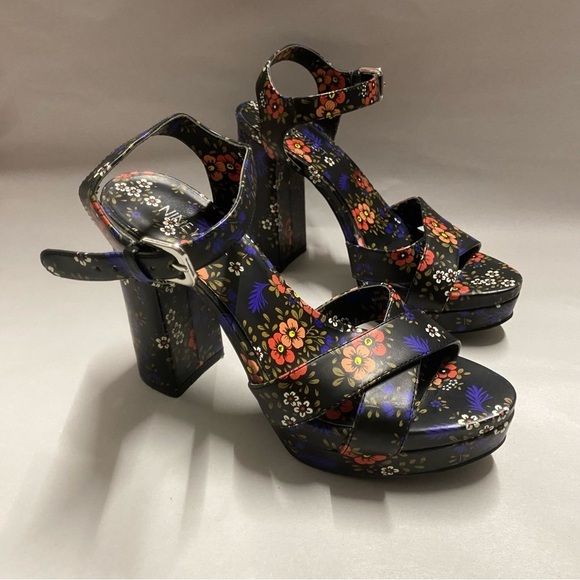 Nine West Funkyo Black Floral Platform Chunky Heel Sandals 7 - Picture 1 of 7